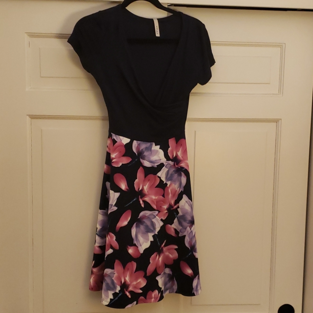 Floral & navy Gilli dress